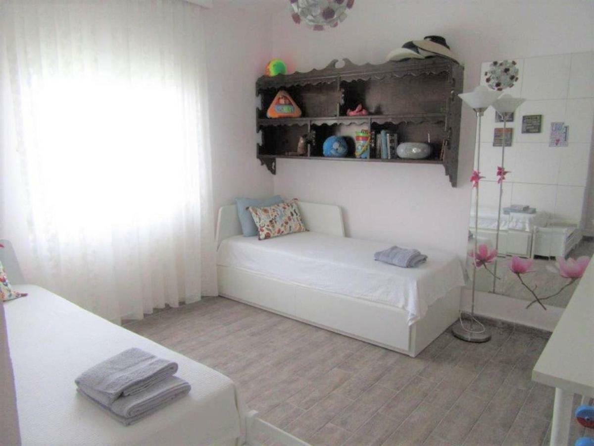 Pefkohori Apart. Near The Beach With Indor Parking And Yard Exterior foto