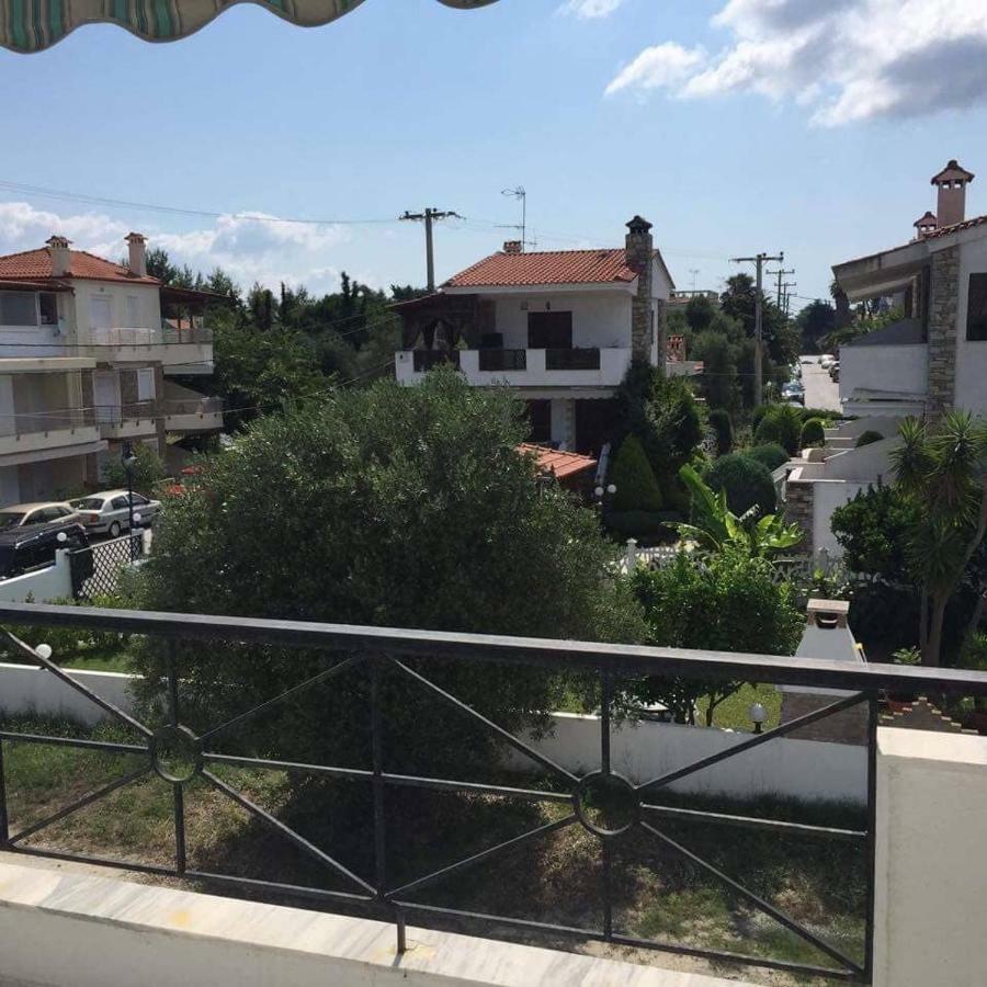 Pefkohori Apart. Near The Beach With Indor Parking And Yard Exterior foto